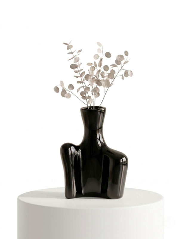 Eve sculpt vase